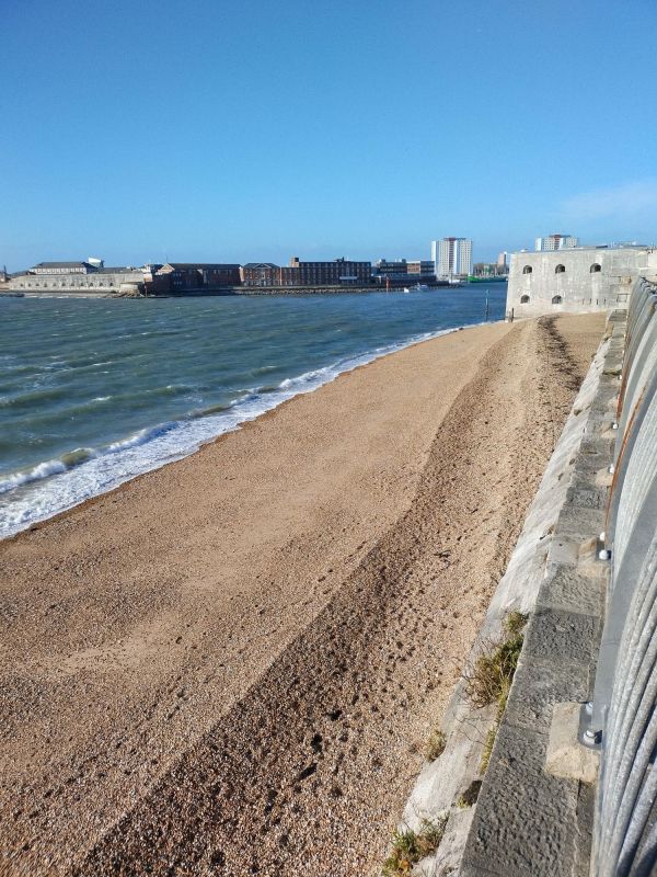 Picture of the hot walls and the sea